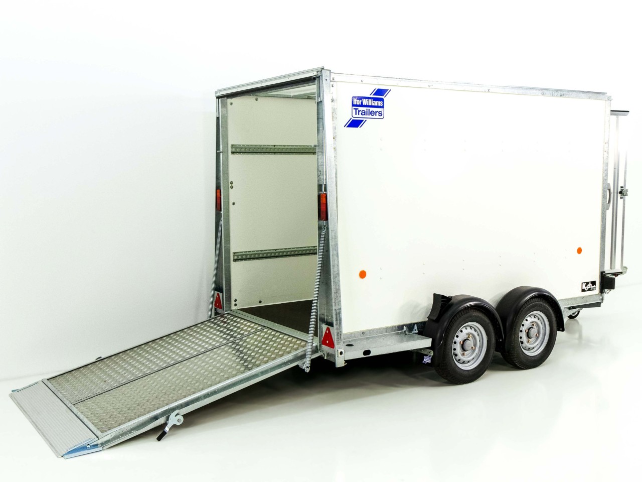 Ifor Williams Kofferanhänger BV 105 147 x 300 cm Höhe 183 cm 2,7t, Klappenkombi