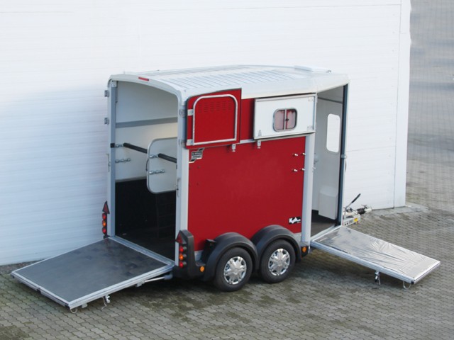 Ifor Williams Pferdeanhänger HB506, Frontausstieg, rot