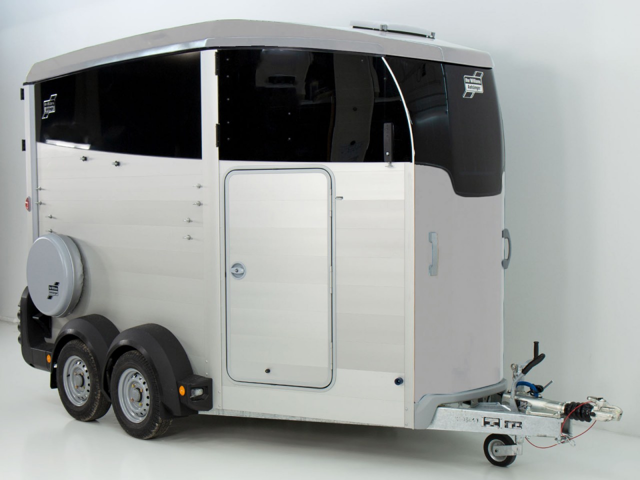 Ifor Williams Pferdeanhänger HBX 506, Sattelkammer, Neues Modell, silber
