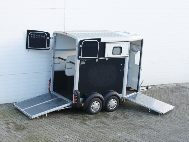 Ifor Williams Pferdeanhänger HB506, Frontausstieg, Klappenkombi, schwarz