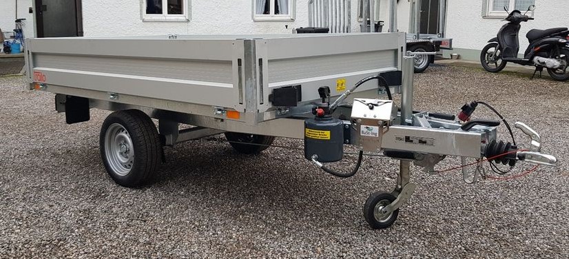 Trailo PKW-Anhänger Heckkipper RWK2515-13H, 1350 kg, Ladefläche 2,54 x 1,47 m - Akkuschrauberhydraulik + Handhydraulik