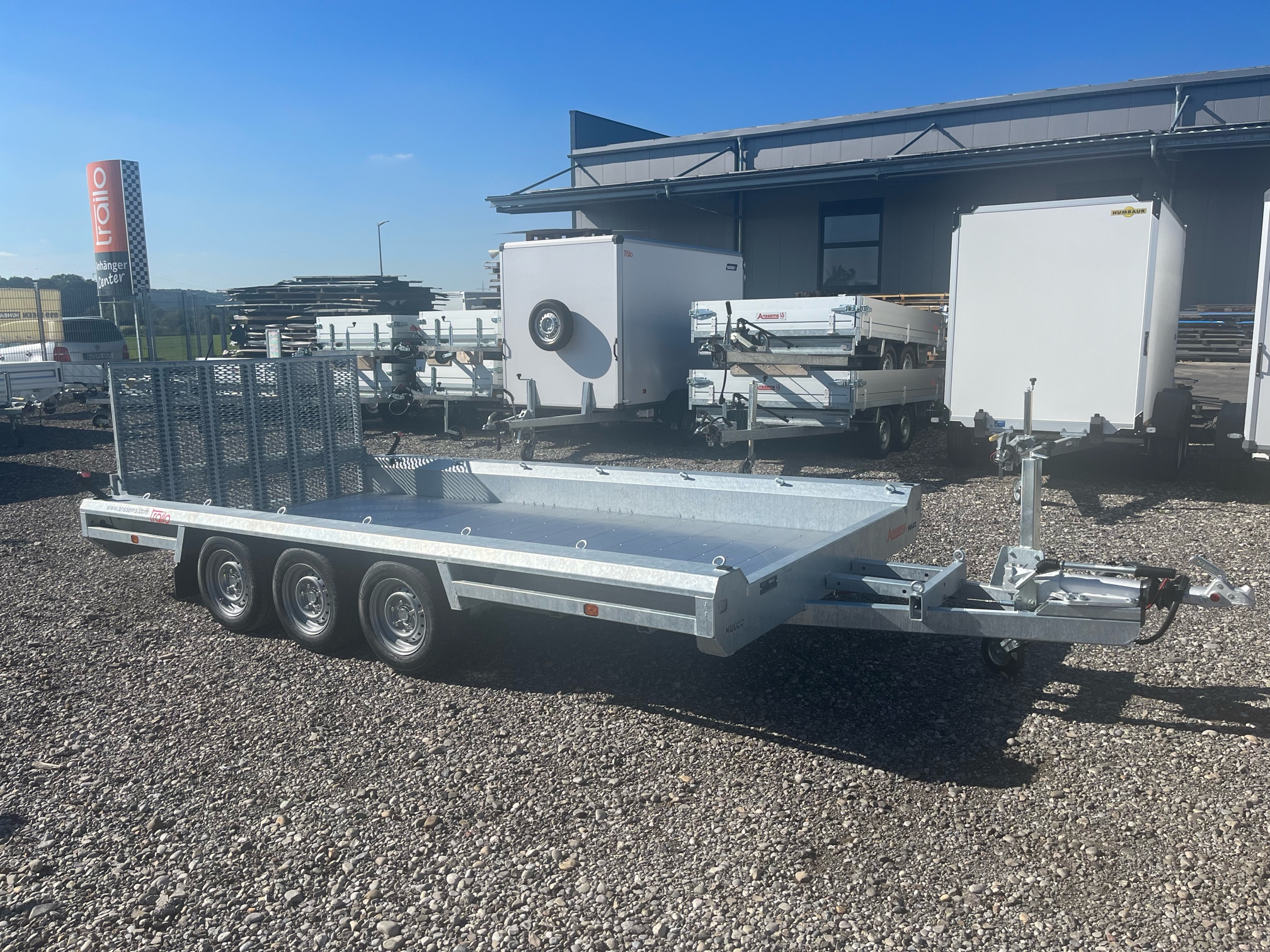 Hulco PKW-Anhänger Maschinentransporter TERRAX-3 3500 kg, Ladefläche 3,94 x 1,80 m - Klappe 100 cm (Tridem)