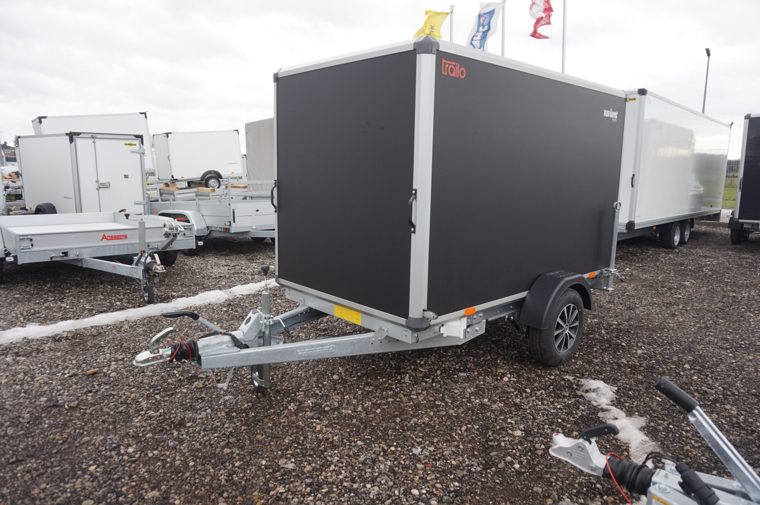 Variant PKW-Anhänger Kofferanhänger 1315 Edt. mit Flügeltüren 1350 kg, Ladefläche 2,58 x 1,48 m, Innenhöhe 1,57 m